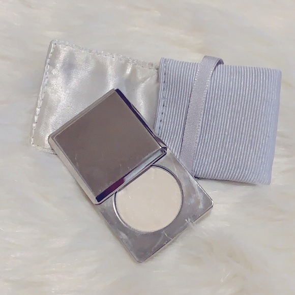 Rare Collectable:Calvin Klein “ETERNITY”
CK Powder Perfume+Satin Pouch NETwt 2g - Picture 4 of 11